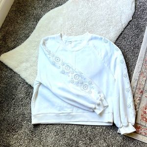 Splendid XL white sweater with puffy sleeves with cutouts.